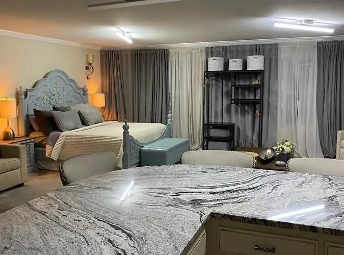 Hermosa Flor Apartment Pensacola